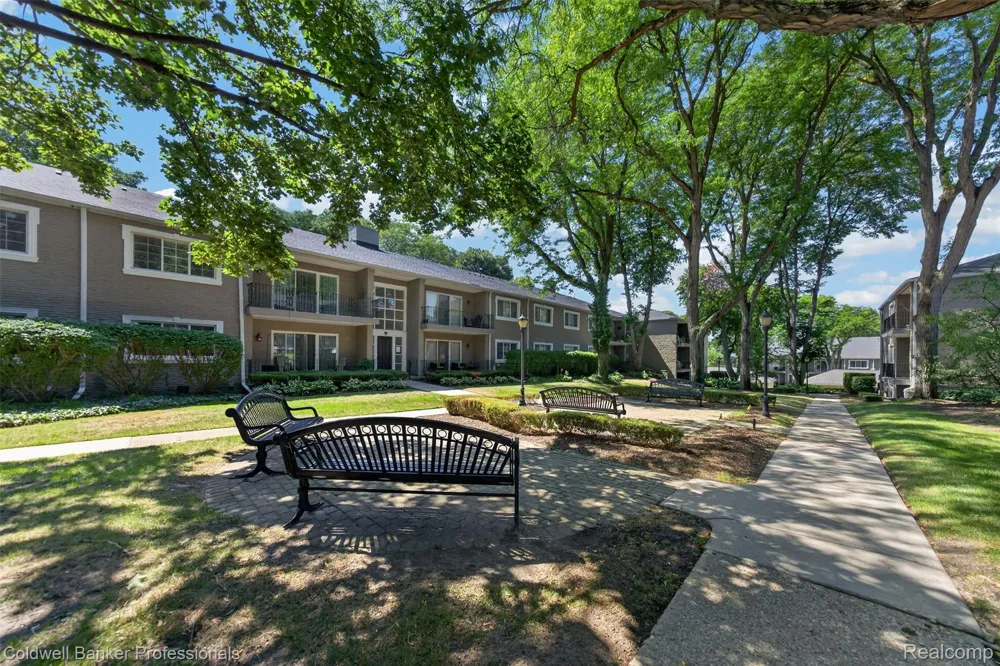 1111 OLD WOODWARD AVENUE #17 Birmingham City, MI 48009
