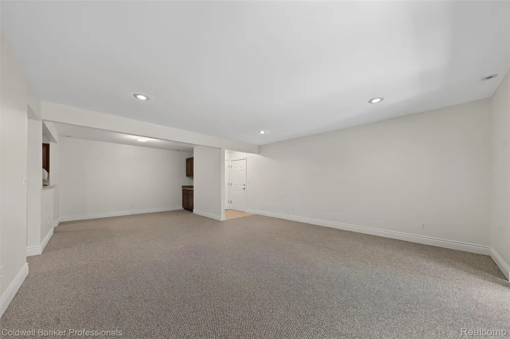 1111 OLD WOODWARD AVENUE #17 Birmingham City, MI 48009