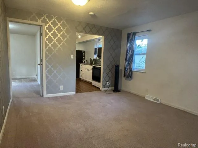 1064 Lakeview Street Waterford Charter Township, MI 48328