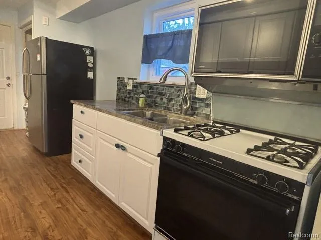 1064 Lakeview Street Waterford Charter Township, MI 48328