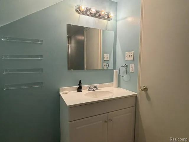 1064 Lakeview Street Waterford Charter Township, MI 48328