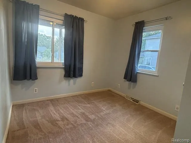 1064 Lakeview Street Waterford Charter Township, MI 48328