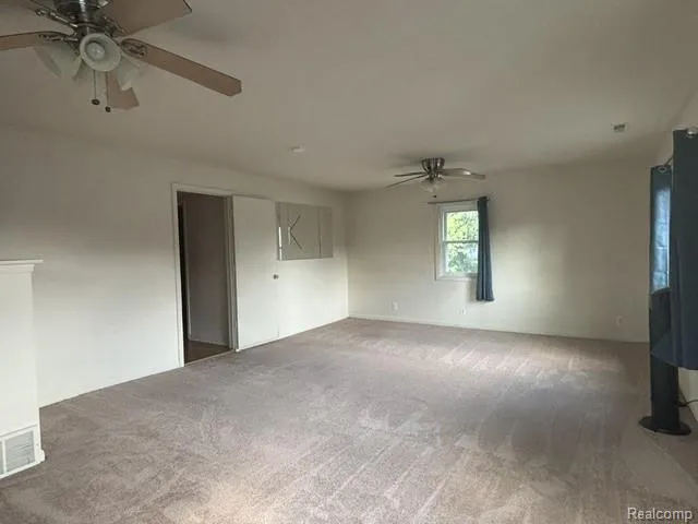 1064 Lakeview Street Waterford Charter Township, MI 48328