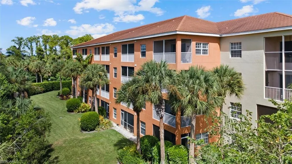 4420 Botanical Place Circle #402 Naples, FL 34112