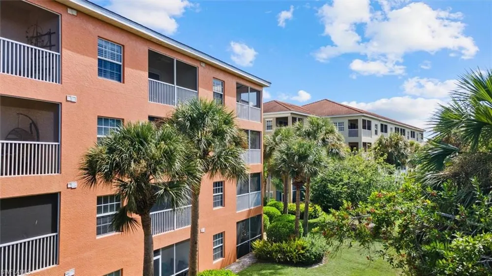 4420 Botanical Place Circle #402 Naples, FL 34112
