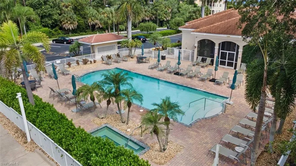 4420 Botanical Place Circle #402 Naples, FL 34112