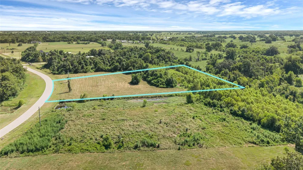 22810 Pittman Drive Angleton, TX 77515