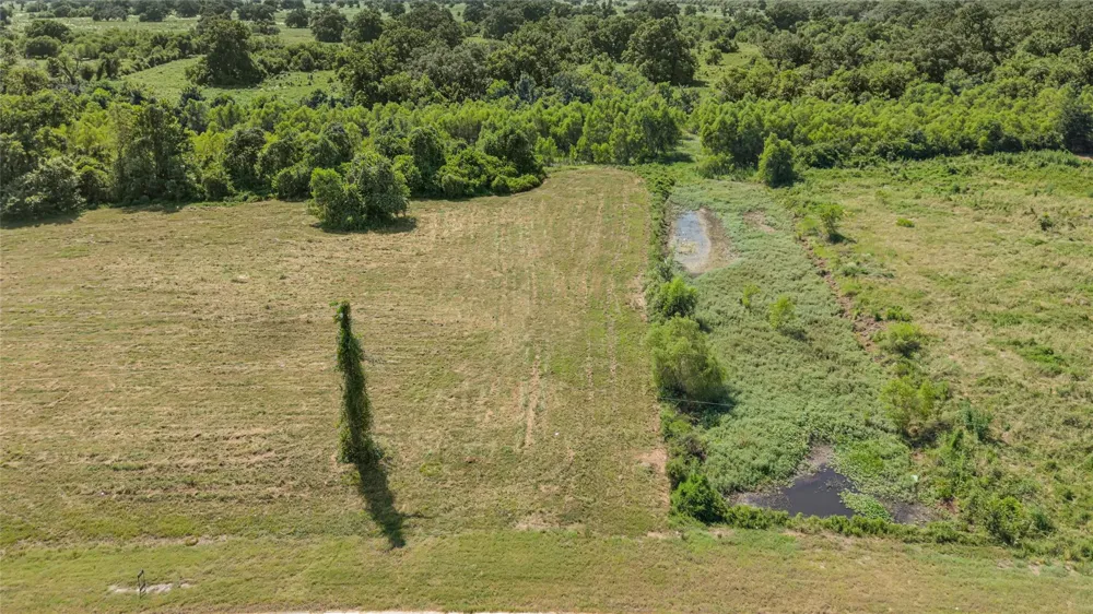 22810 Pittman Drive Angleton, TX 77515