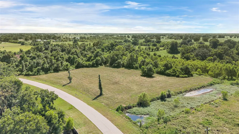 22810 Pittman Drive Angleton, TX 77515