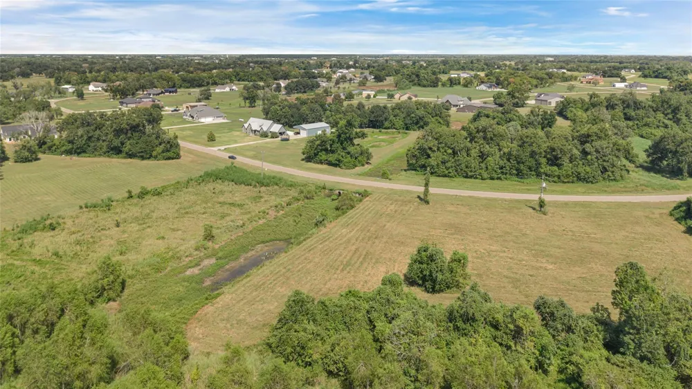 22810 Pittman Drive Angleton, TX 77515
