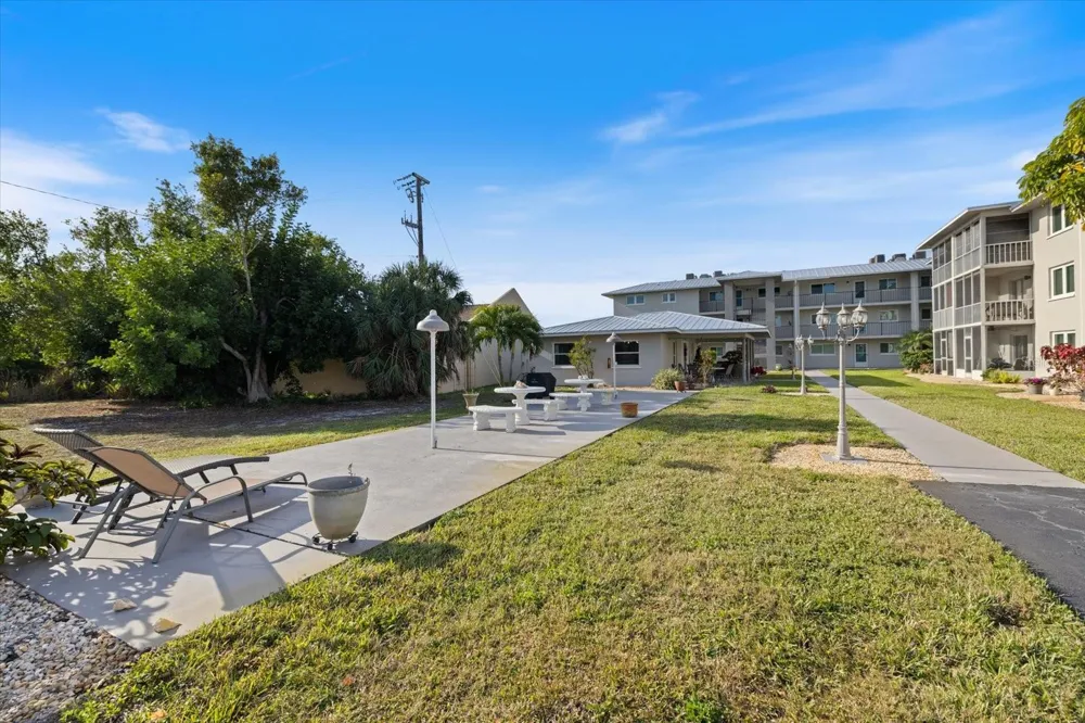 649 TAMIAMI TRAIL S #301 Venice, FL 34285
