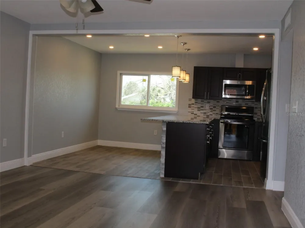 794 RIDENHOUR CIRCLE #794 Orlando, FL 32809