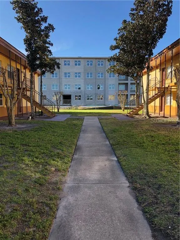 794 RIDENHOUR CIRCLE #794 Orlando, FL 32809