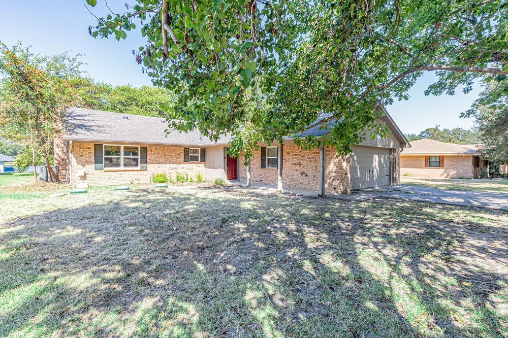 542 Arrowwood Beach Road Trinidad, TX 75163