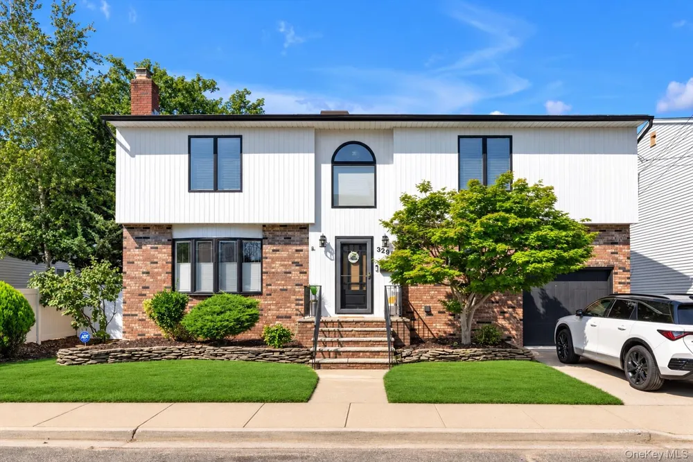 3290 Parkway Drive Baldwin, NY 11510