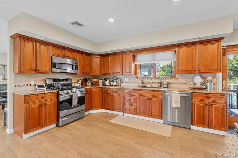 3290 Parkway Drive Baldwin, NY 11510