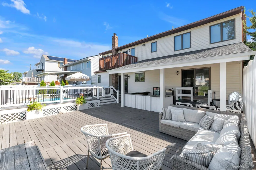 3290 Parkway Drive Baldwin, NY 11510