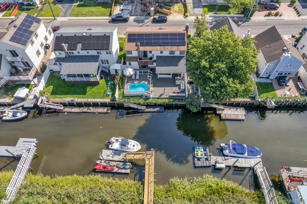 3290 Parkway Drive Baldwin, NY 11510