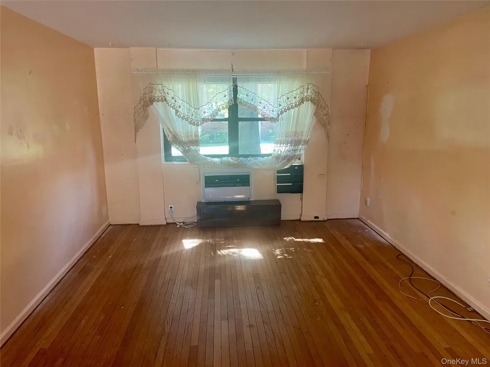 90-25 Shore Parkway #91 Howard Beach, NY 11414