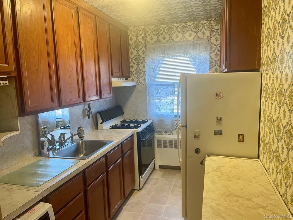 90-25 Shore Parkway #91 Howard Beach, NY 11414