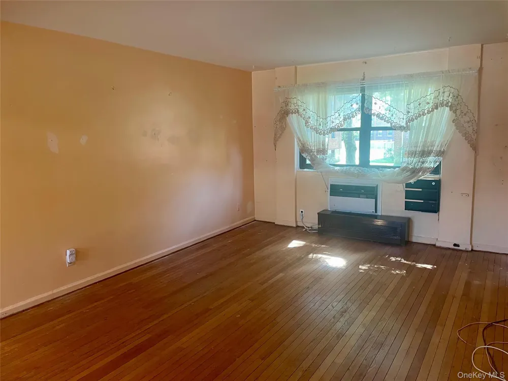 90-25 Shore Parkway #91 Howard Beach, NY 11414