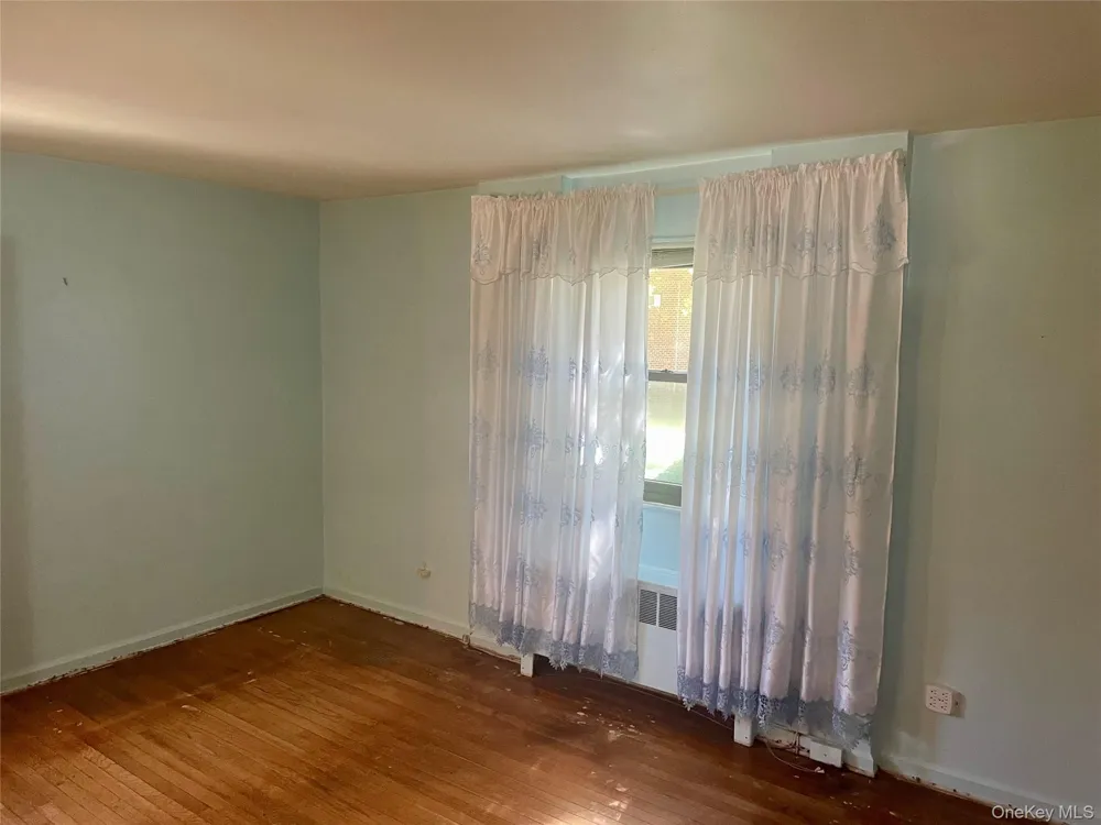 90-25 Shore Parkway #91 Howard Beach, NY 11414