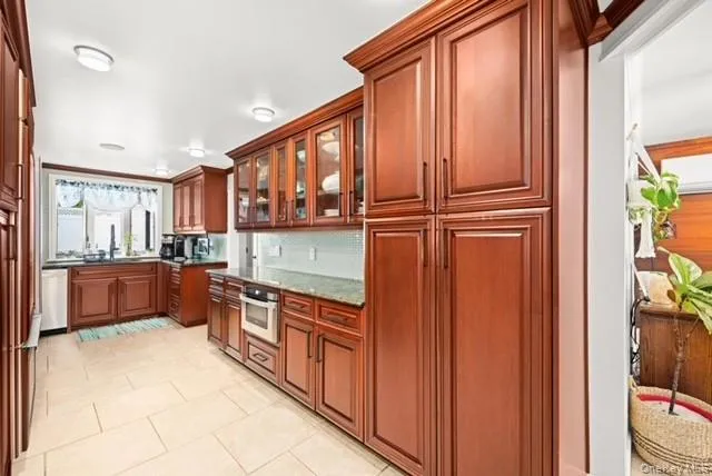 25 W 10th Road Broad Channel, NY 11693