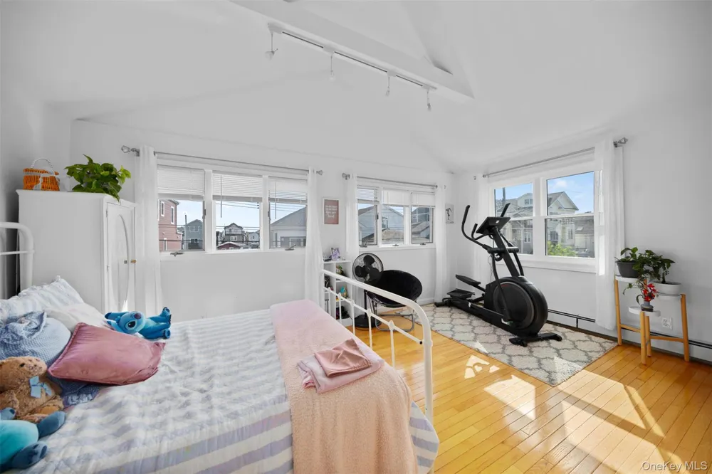 25 W 10th Road Broad Channel, NY 11693