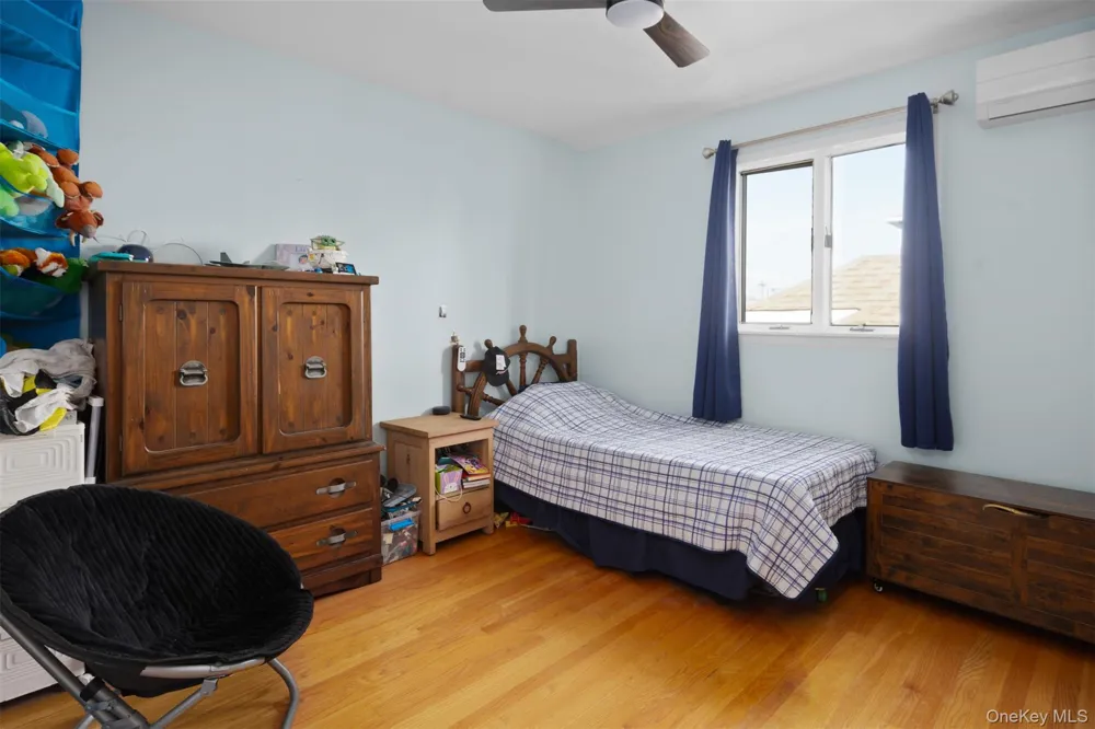 25 W 10th Road Broad Channel, NY 11693
