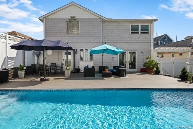 25 W 10th Road Broad Channel, NY 11693