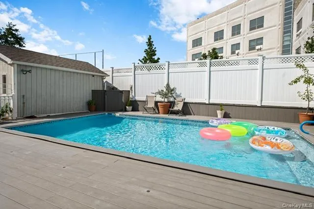 25 W 10th Road Broad Channel, NY 11693