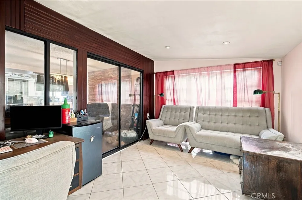 3123 Buffalo Ontario, CA 91761