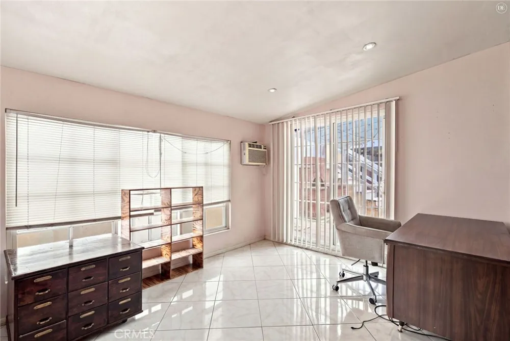 3123 Buffalo Ontario, CA 91761