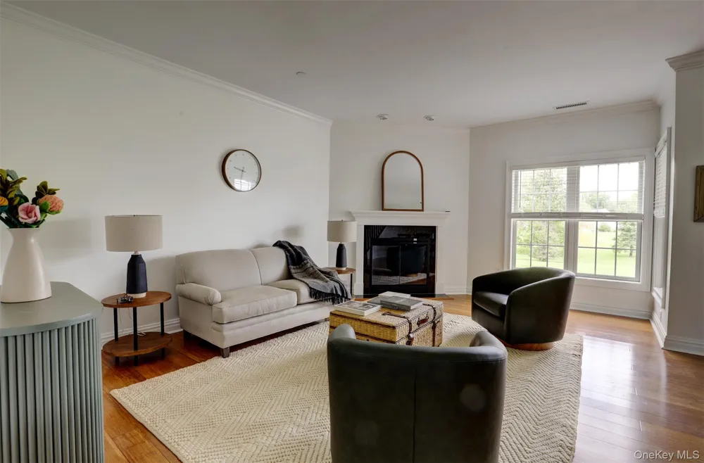 415 Gardenia Drive Rhinebeck, NY 12572