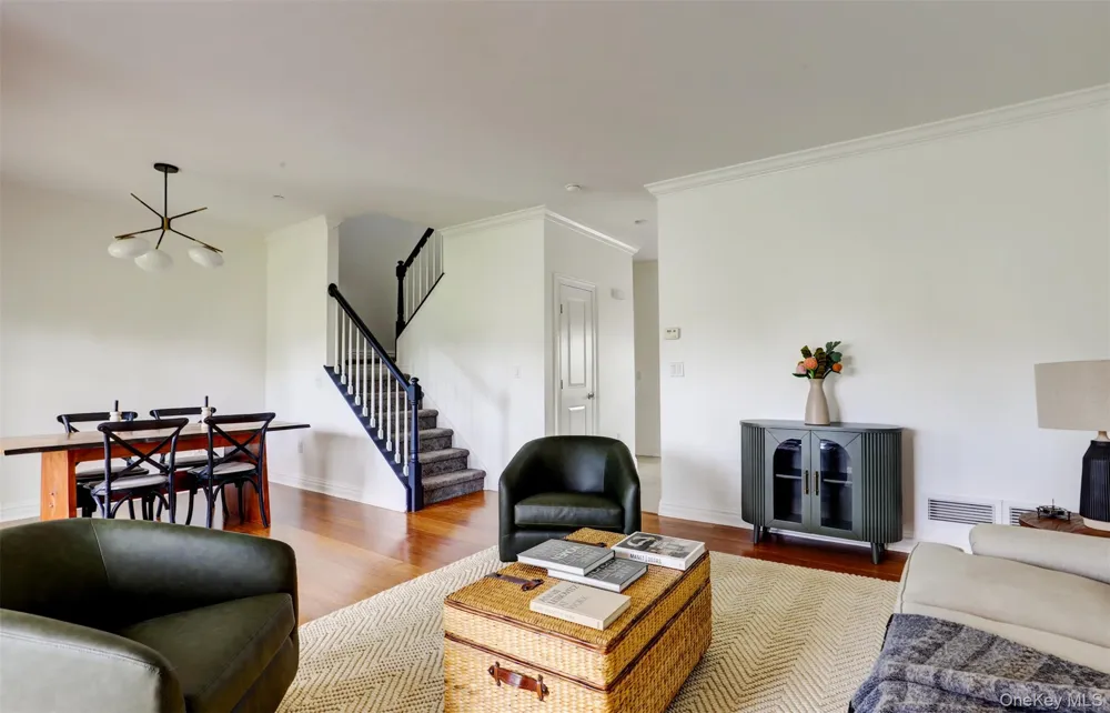 415 Gardenia Drive Rhinebeck, NY 12572