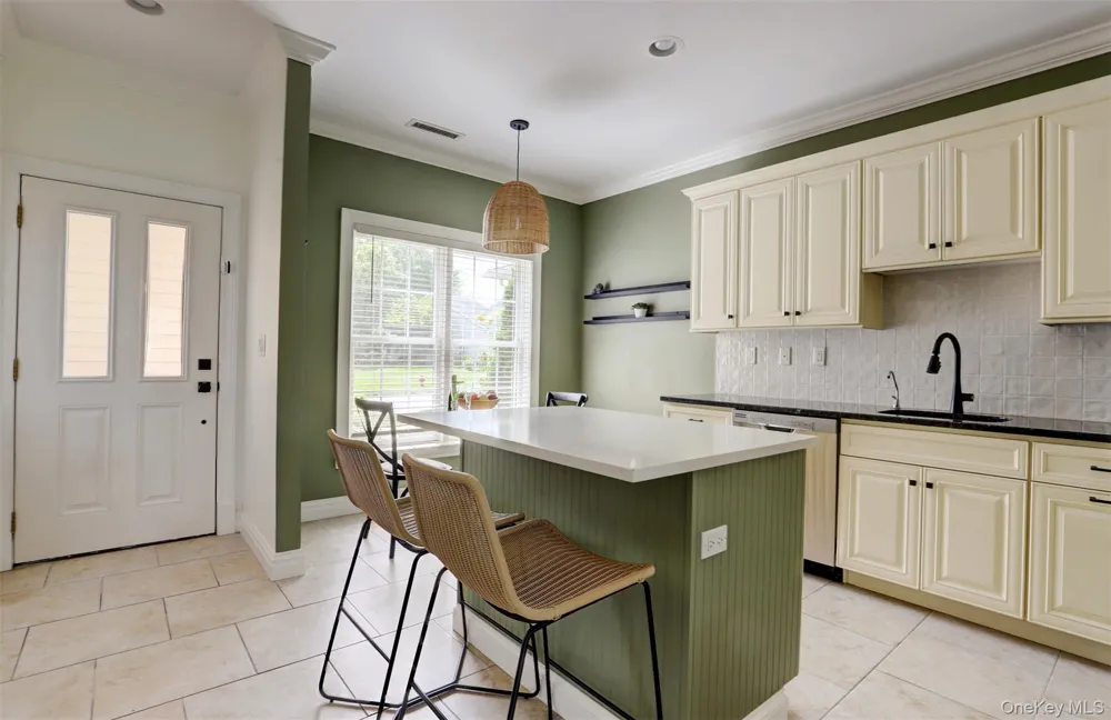 415 Gardenia Drive Rhinebeck, NY 12572