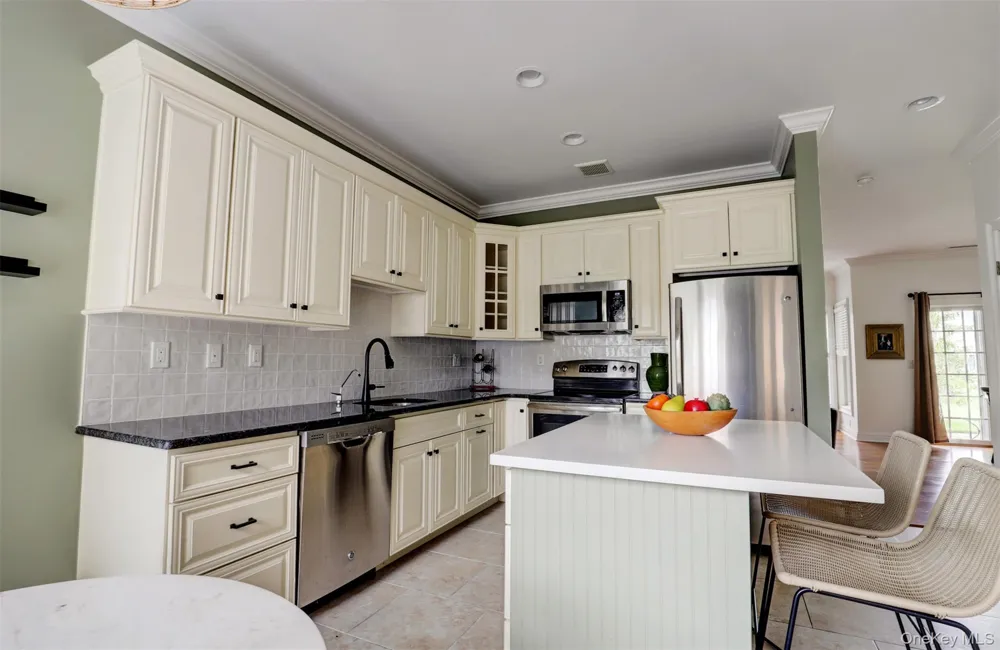 415 Gardenia Drive Rhinebeck, NY 12572