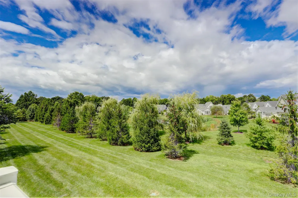 415 Gardenia Drive Rhinebeck, NY 12572