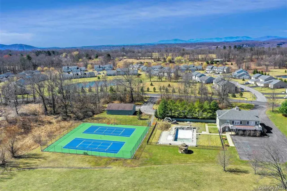 415 Gardenia Drive Rhinebeck, NY 12572