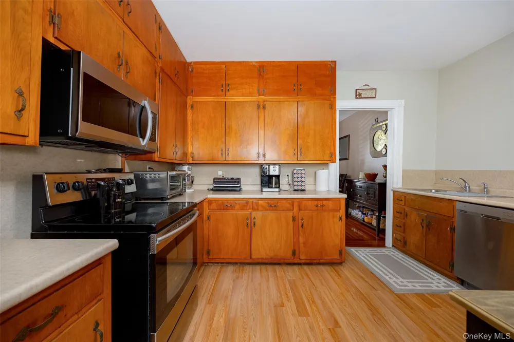 9 Hughes Avenue Staatsburg, NY 12580