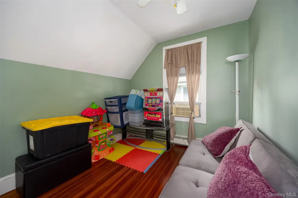 9 Hughes Avenue Staatsburg, NY 12580