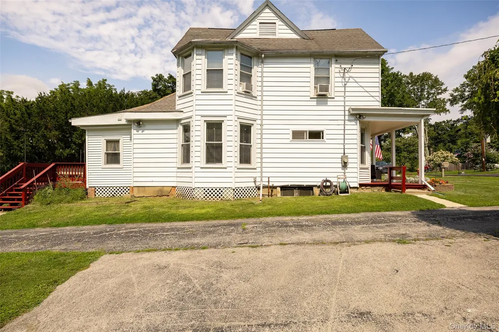 9 Hughes Avenue Staatsburg, NY 12580