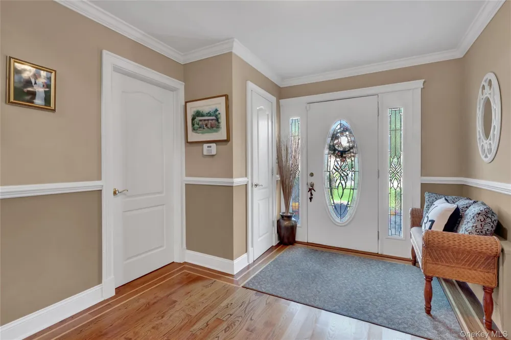 14 Milhouse Lane Lake Grove, NY 11755