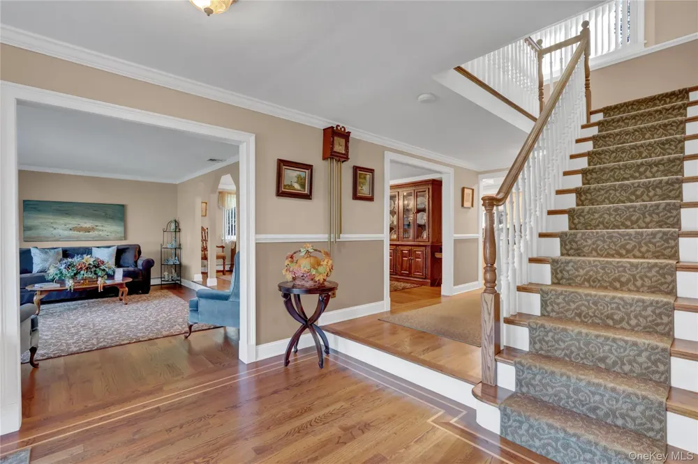 14 Milhouse Lane Lake Grove, NY 11755