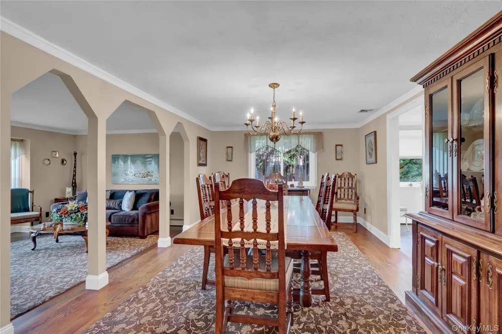 14 Milhouse Lane Lake Grove, NY 11755