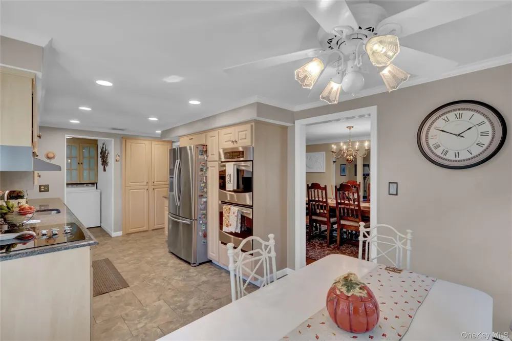 14 Milhouse Lane Lake Grove, NY 11755