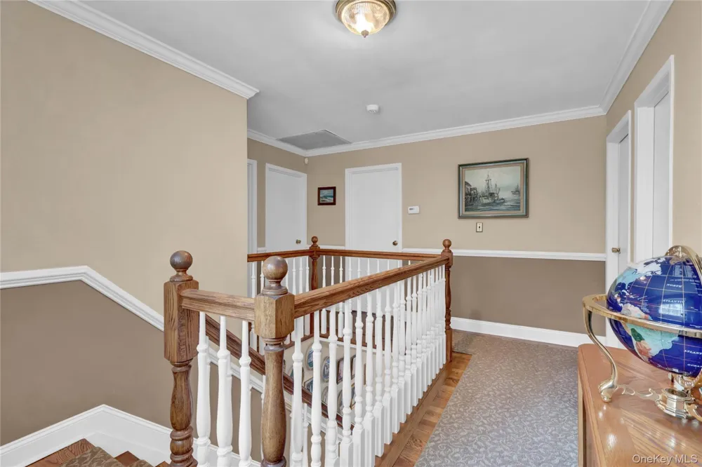 14 Milhouse Lane Lake Grove, NY 11755