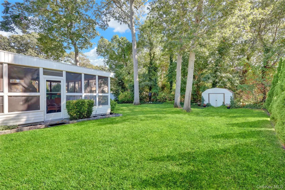 14 Milhouse Lane Lake Grove, NY 11755