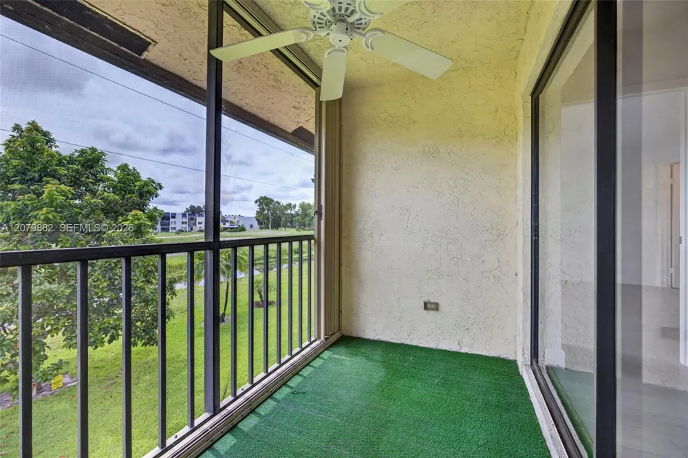 4626 E Lucerne Lakes Blvd E #202 Lake Worth, FL 33467