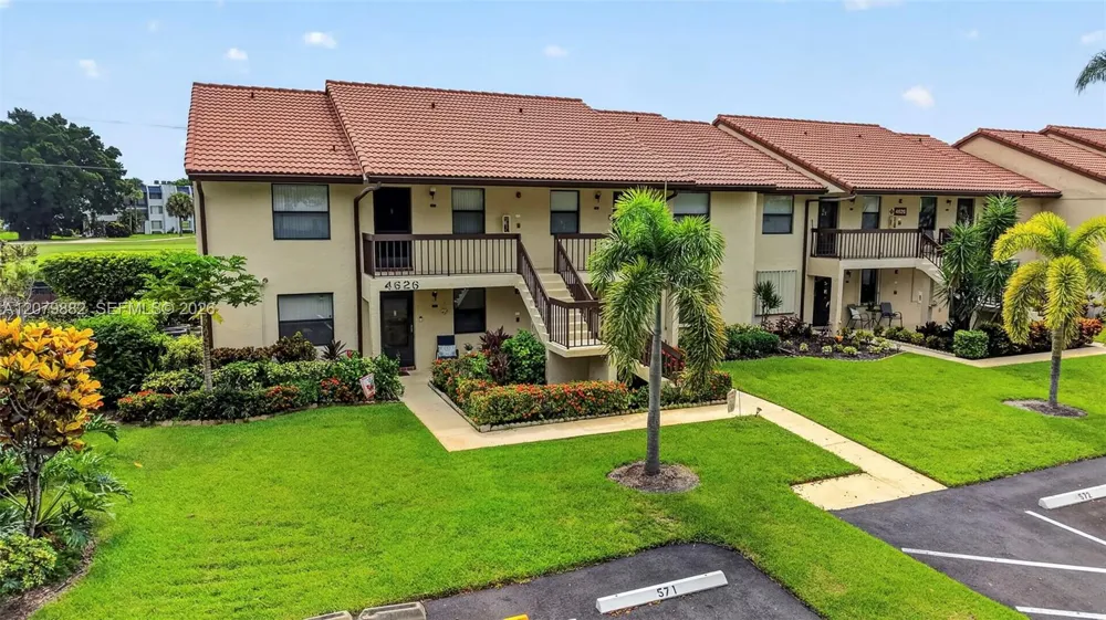 4626 E Lucerne Lakes Blvd E #202 Lake Worth, FL 33467